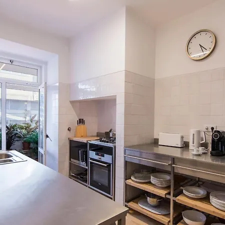Lovelystay - Sunny Designer With River Views * Lizbona