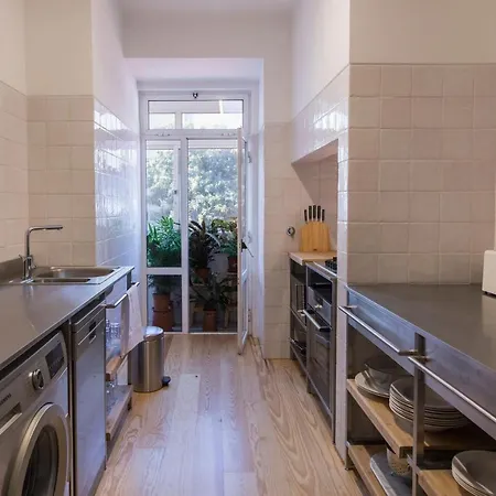 Lovelystay - Sunny Designer With River Views Apartament *