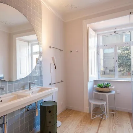 Lovelystay - Sunny Designer With River Views Apartament Lizbona