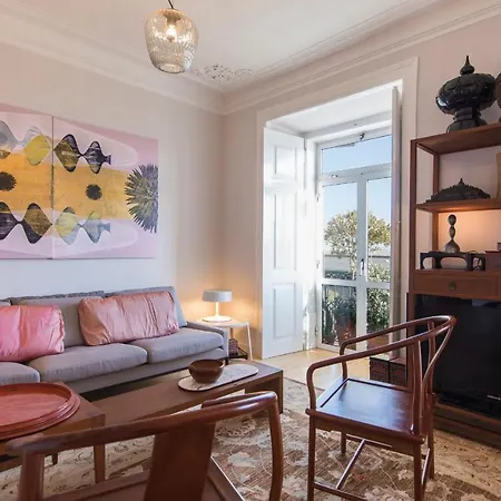 Lovelystay - Sunny Designer With River Views Lizbona