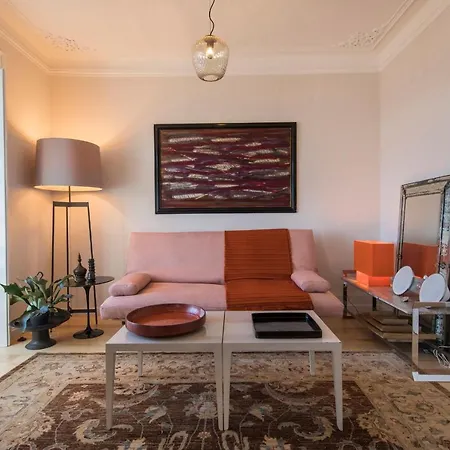 Lovelystay - Sunny Designer With River Views Apartament