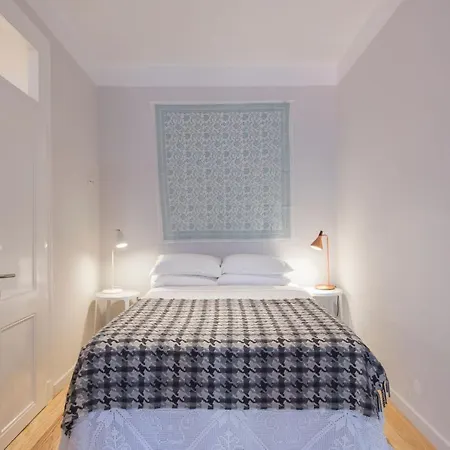 Lovelystay - Sunny Designer With River Views Apartament Lizbona