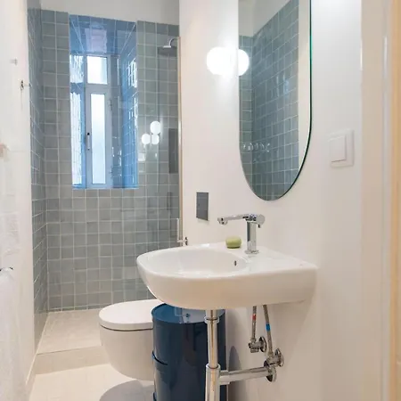 Lovelystay - Sunny Designer With River Views Apartament *